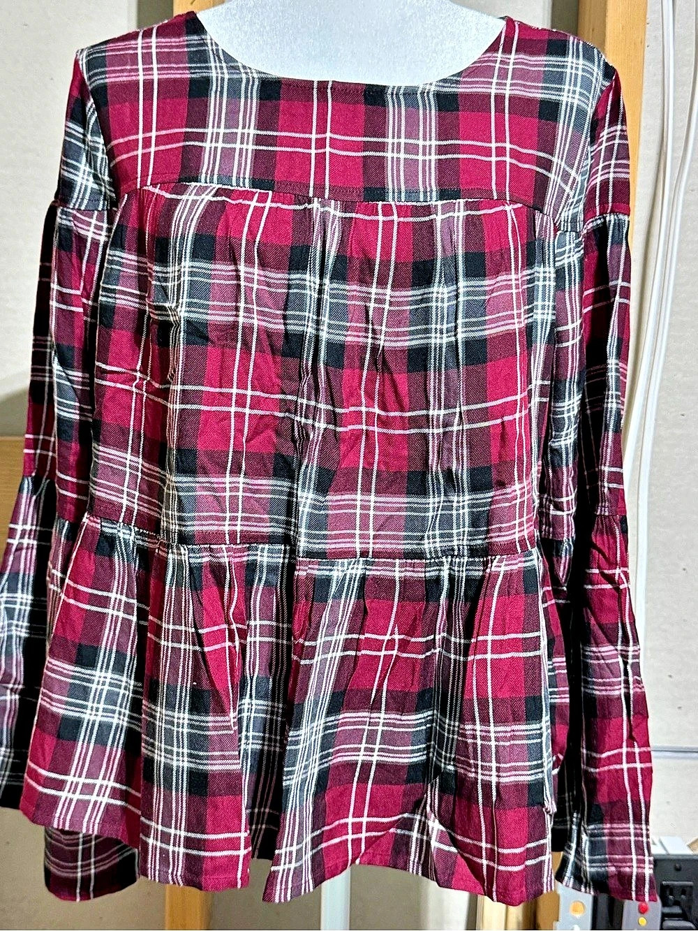 Crown & Ivy Cranberry Preppy Holiday Plaid Blouse in Red & Black Large NWT
